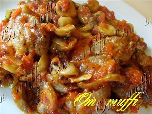 ТЕЛЯТИНА С ГРИБАМИ Мясо порезать на средние кусочки