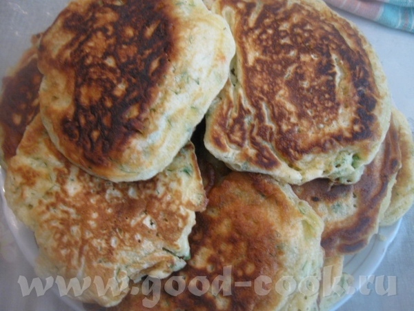 ОЛАДЬИ С ЛУКОМ, ПОМИДОРАМИ И УКРОПОМ Очень простые , но приятные и вкусные оладьи с луково - укропн...
