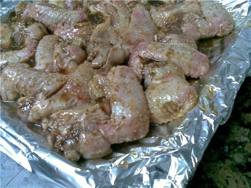 Куриные крылышки в соево-медовом соусе 1,5 кг крыльев 0,5 стакана соевого соуса 3 ч