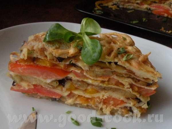 БЛИННЫЙ ТОРТ С ОВОЩАМИ Потребуется:2 стакана муки,2 яйца,стакан молока,3 помидора,2 кабачка или цук... - 4