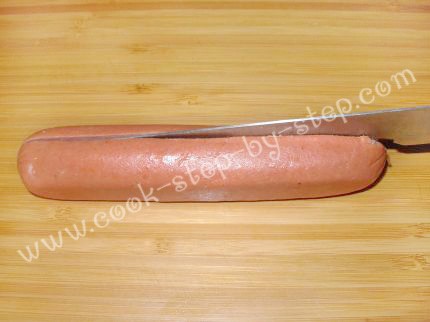 Сосиски с сыром, для деток Сыр 30-50 гр сосиски 4 шт Нарезать сыр полосками - 2
