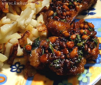 "Свинина с кедровыми орешками" Это блюдо для любителей мяса со сладким соусом