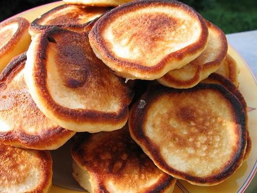 А сегодня на завтрак у нас были Иришкины оладушки