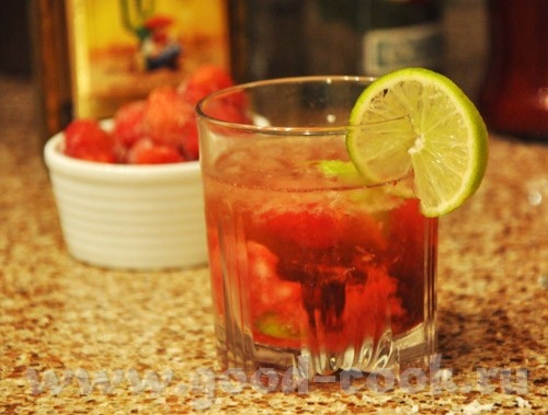 Яблочный пушн с ромом Клубничная кайпириссима ( caipirissima ) Клубничная "Маргарита" с перцем - 2