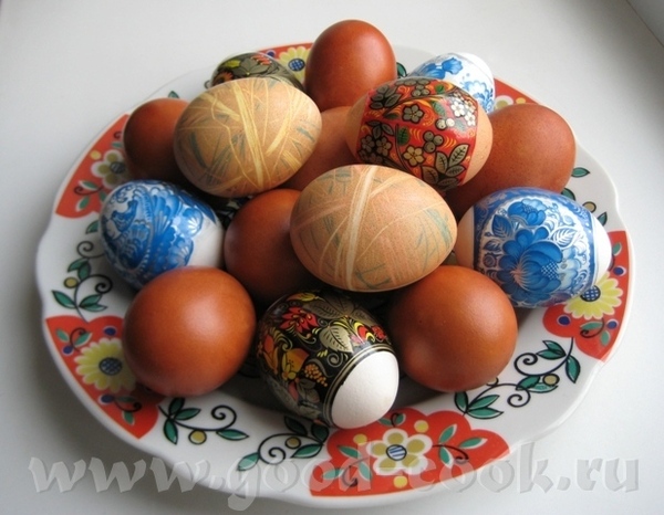 С праздником , девочки