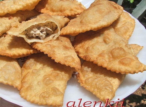 МЯСО ТУШЕНОЕ С ЖЕЛТЫМИ ФИНИКАМИ САЛАТ "ПЬЯНЯЩИЙ" (от моего мужа) ЧЕБУРЕКИ КУРИНЫЕ КРЫЛЫШКИ В КУНЖУТ... - 3