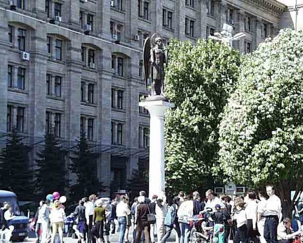 А эта фотография реликвия - памятник Архистратигу Михаилу