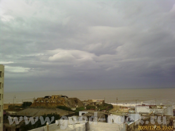 И снег, и солнце, и морозец, Везет людЯм