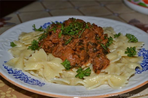 ПАСТА С МЯСОМ И ТОМАТНО-БАЗИЛИКОВЫМ СОУСОМ