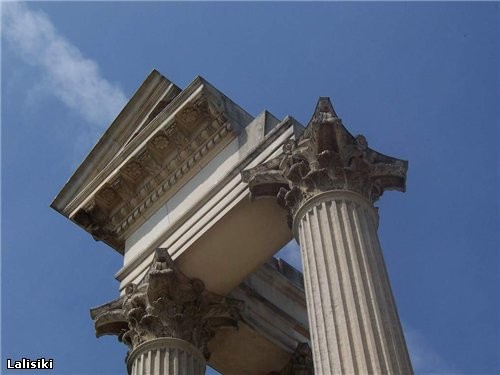 Вот так выглядят остатки римского храма ( после реставрации ) - 2