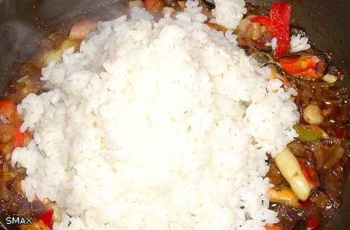 Тяхан из морепродуктов Примерный рецепт: мороженные морепродукты(коктейль) 0,25кг(если есть свежие... - 2
