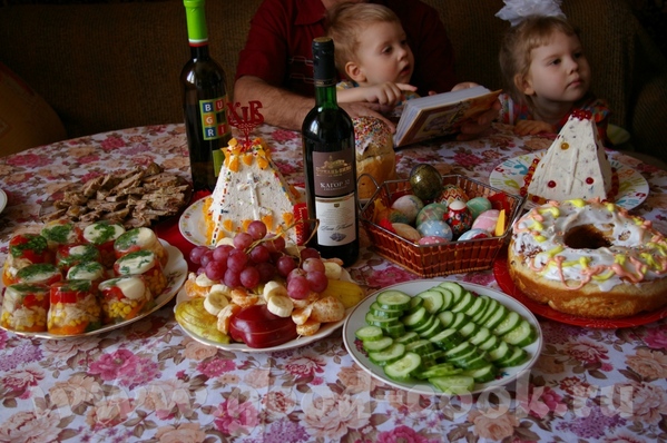 Тоже впервые решилась поучаствовать в конкурсе :-) Мы очень любим собираться на Пасхальный завтрак...