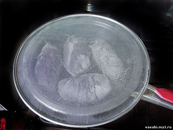 Девочки, есть замечательная Сетка для защиты от брызг раскаленного масла