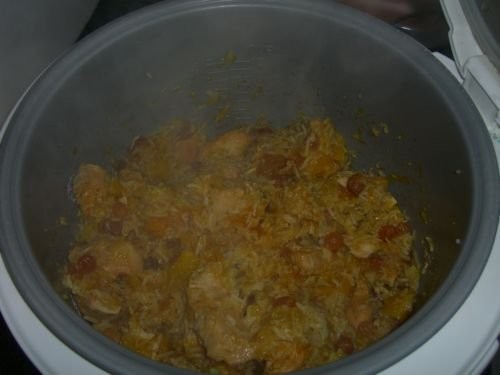 Курица с рисом и с фруктами