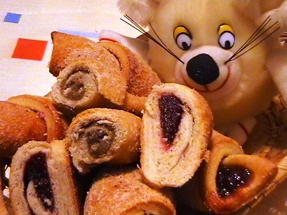 Вчера пекла рогалики, надо сказать в первый раз, но как же вкусно получилось:-))) Даю рецепт, вроде... - 2