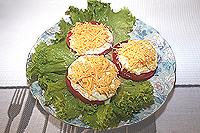 помидоры с чесноком и сыром