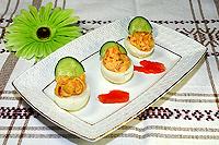 яйца, фаршированные копченой рыбой