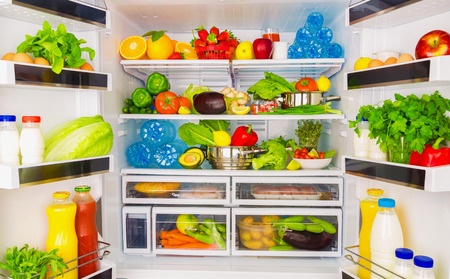 Как правильно выбрать холодильник для кухни?