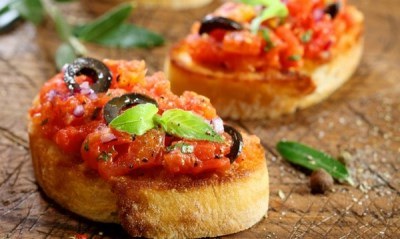 тосты с томатами и оливковым маслом