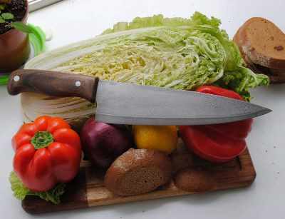 нож и продукты
