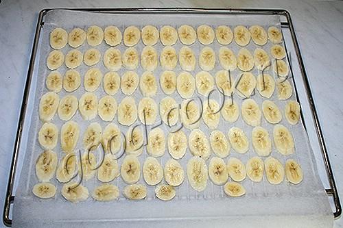 сушеные бананы (банановые чипсы)