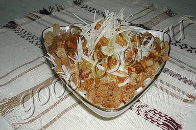 салат из редьки со шкварками