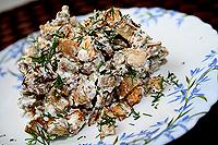баклажановый салат с орехами и сметаной