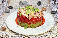 Салат с авокадо, болгарским перцем и тунцом