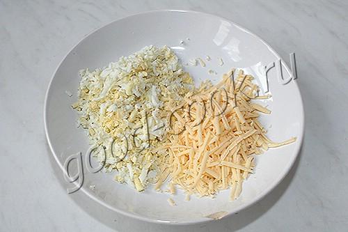 баклажановый салат с сыром и яйцами