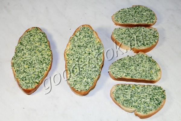 горячий бутерброд с зеленью и сыром