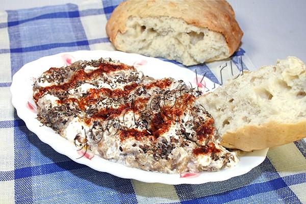 баклажановый паштет с йогуртом по-турецки