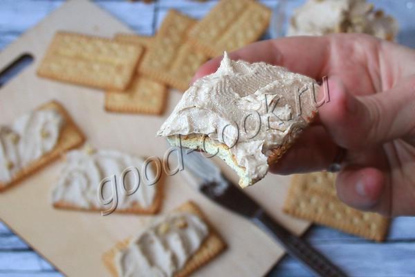 яичный паштет с грецкими орехами