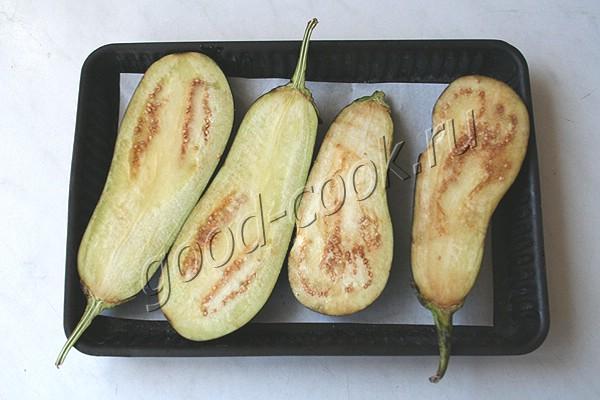 запечённые баклажаны в острой глазури с ореховым соусом