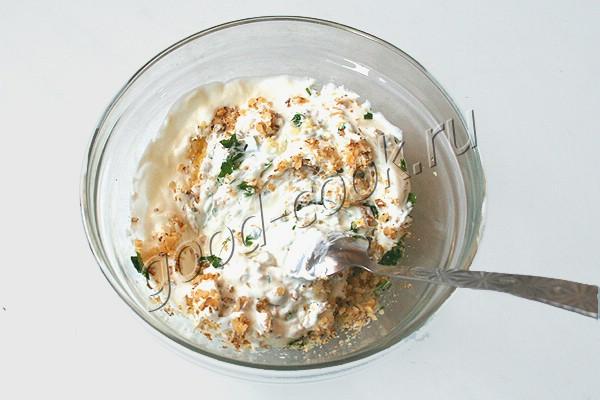 запечённые баклажаны в острой глазури с ореховым соусом