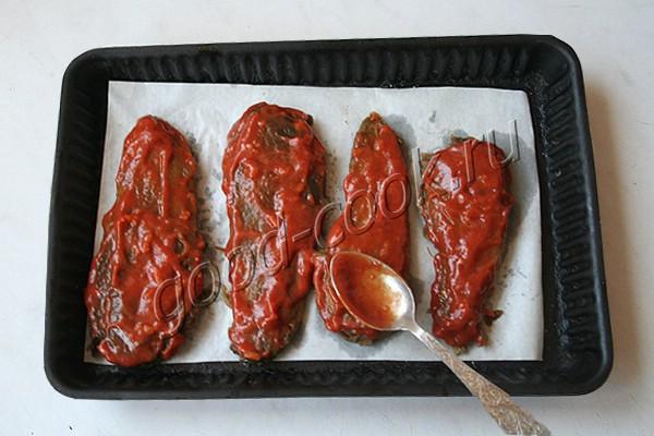 запечённые баклажаны в острой глазури с ореховым соусом