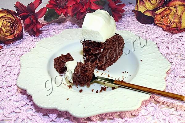 ржаной шоколадный пирог со сливками