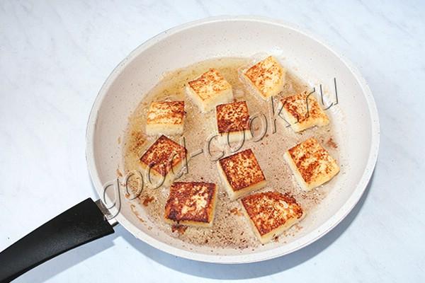 жареные квадратики из манки с сыром
