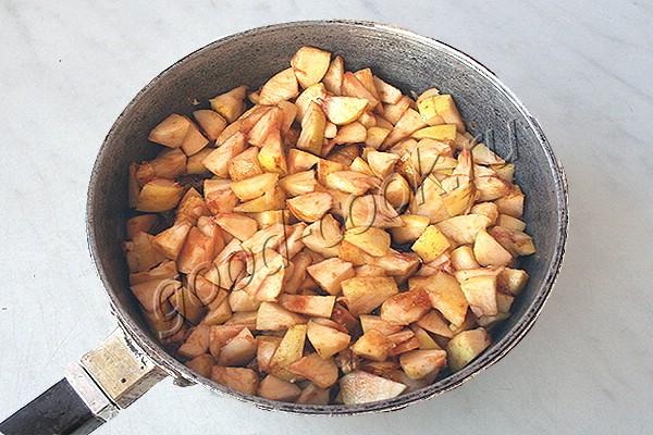 перевёрнутая творожно-рисовая запеканка с яблоками