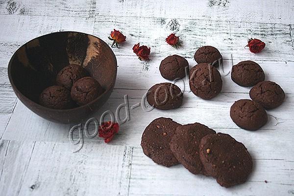 американское шоколадное печенье с арахисом