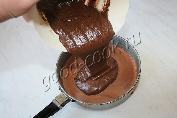 шоколадный пирог с шоколадной заливкой в сковороде (без выпечки)