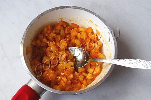 морковный торт с цукатами и апельсиновым желе