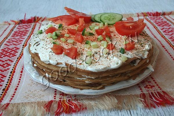 блинный торт с беконом и творожным сыром