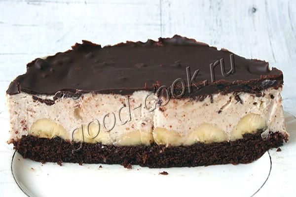 шоколадный торт с бананами и ореховым кремом