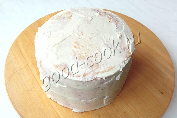 торт "Молочная девочка" с клубничными кремом и начинкой