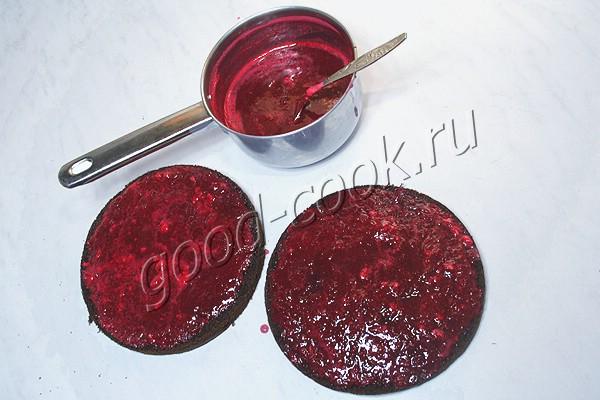 шоколадный торт с вишнёвыми слоями