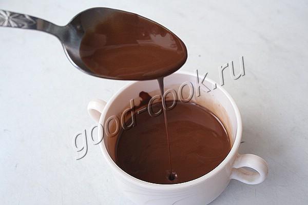 шоколадный торт с вишнёвыми слоями