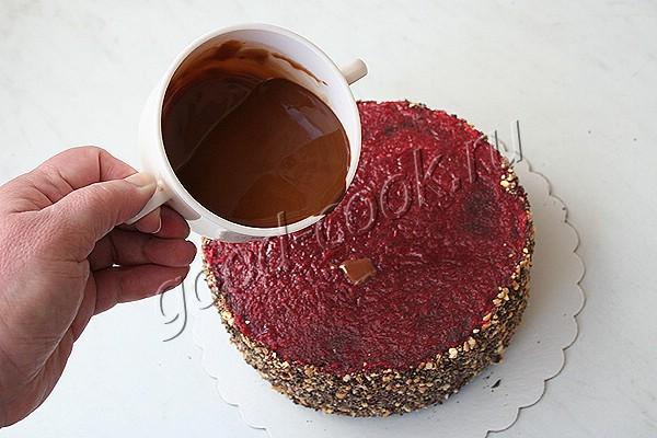 шоколадный торт с вишнёвыми слоями