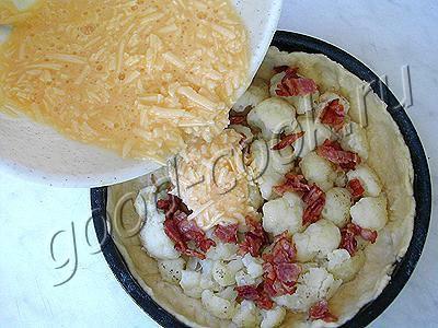 пирог с цветной капустой в сырной заливке