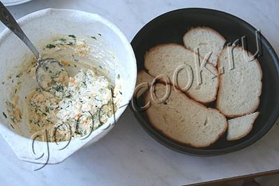 хлебный пирог с творожно-сырной начинкой и помидорами