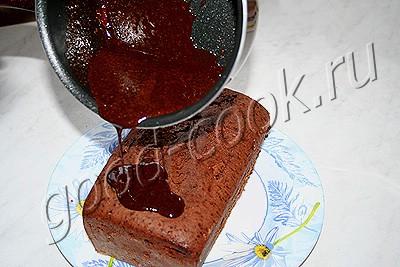 шоколадный кекс с клюквенной начинкой